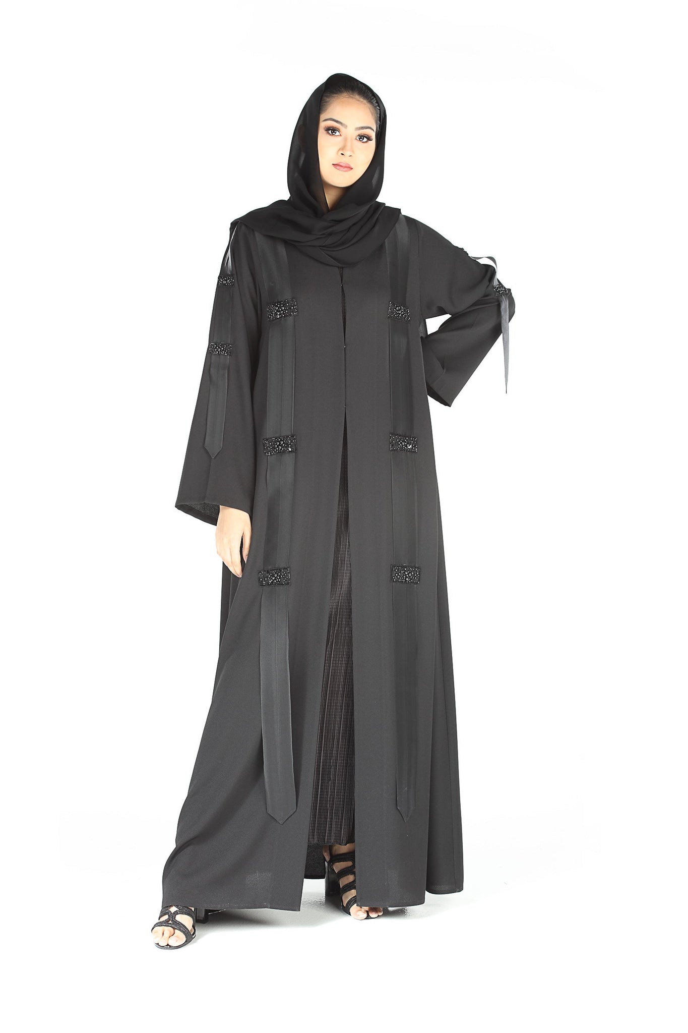 Hanayen Abaya in Black Beads Details