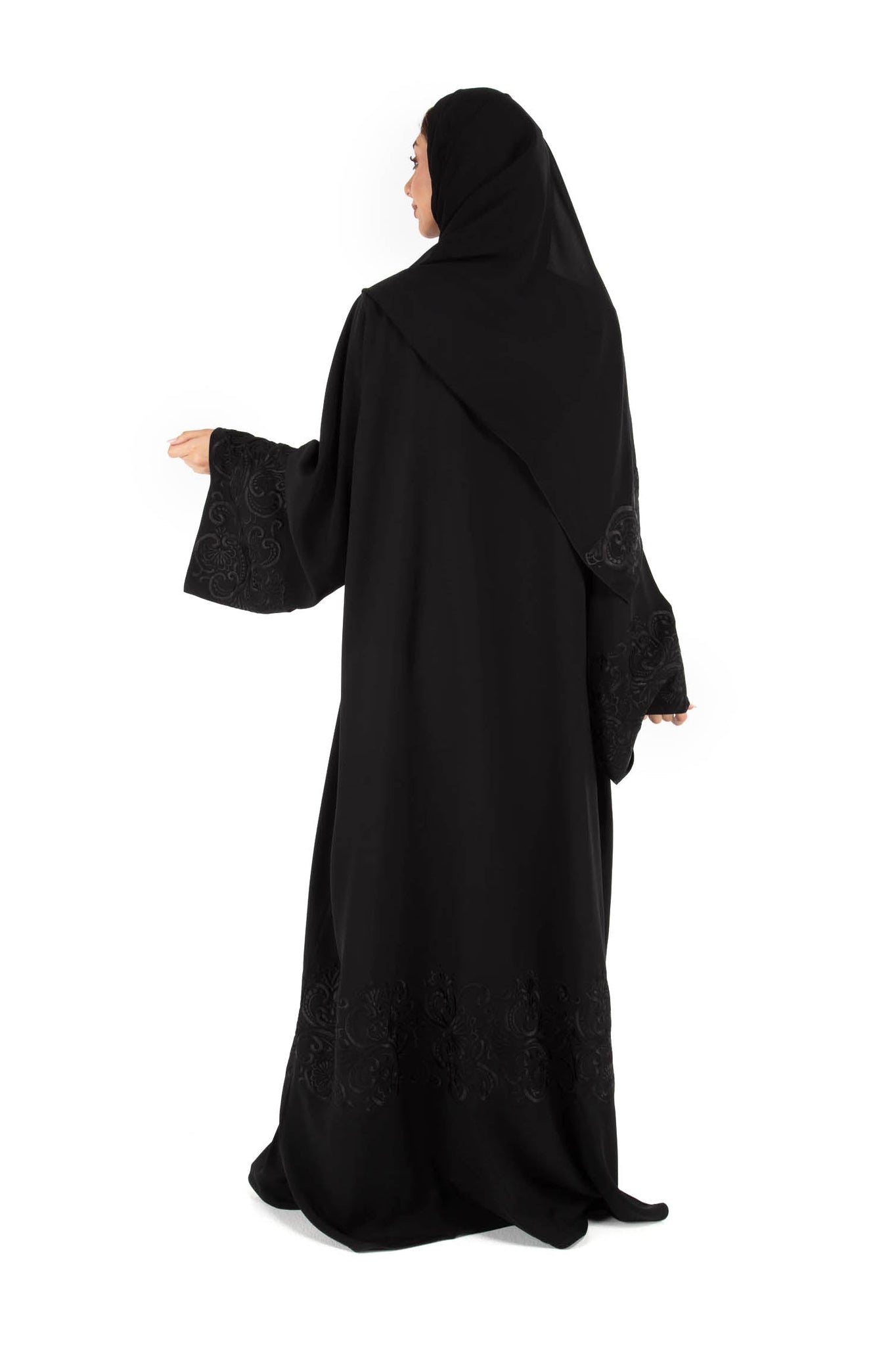 Hanayen Abaya In Black With Embroidery On Computer Machine
